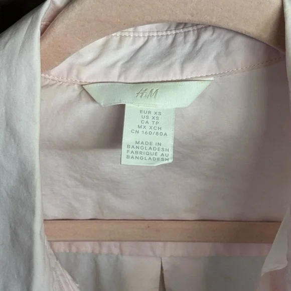 H&M Light Pink Casual Button Down Shirt - Picture 2 of 3